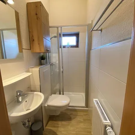N5 Eingezaeuntes Mit Ebenerdiger Dusche Butjadingen